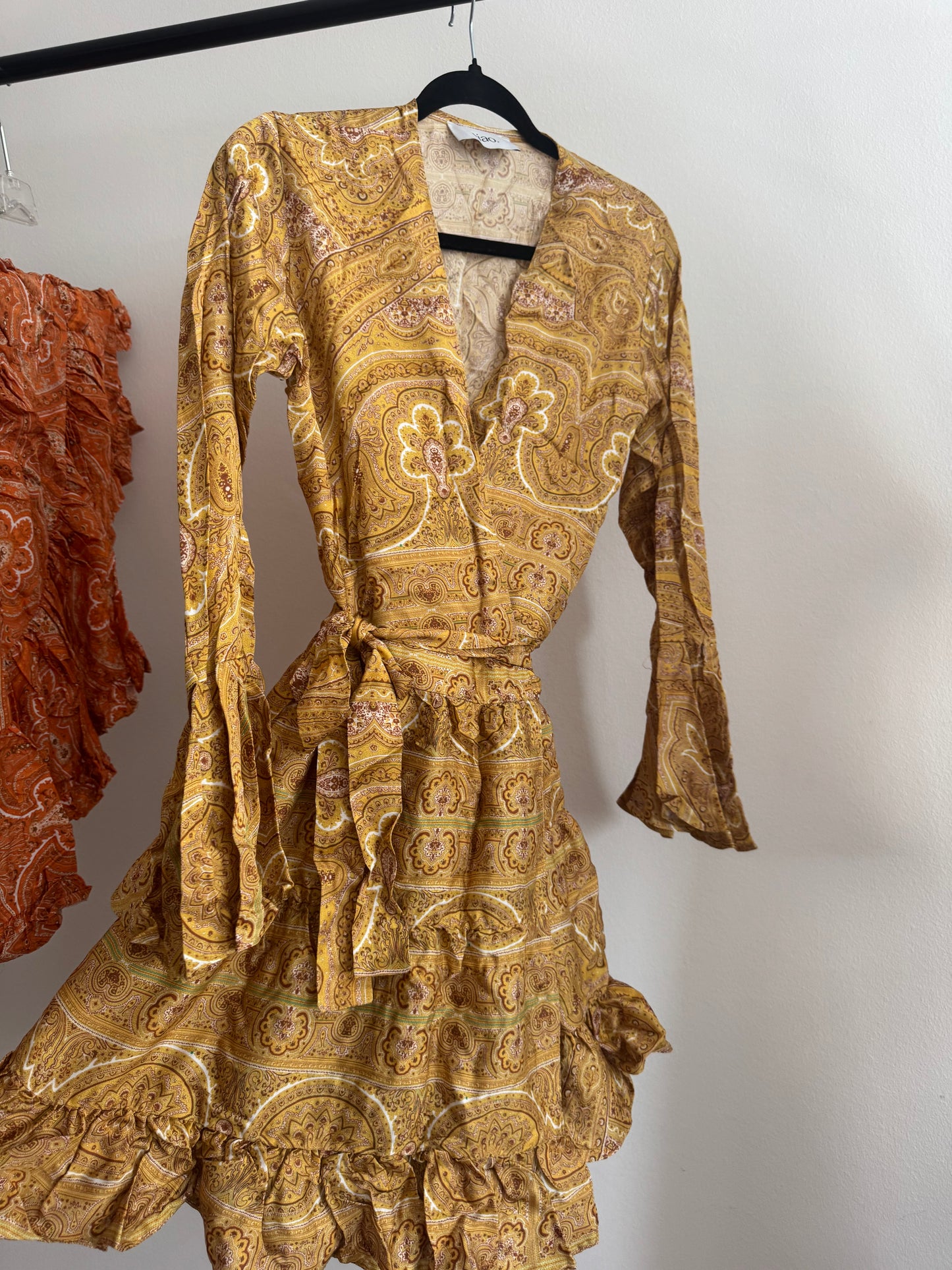 Kurzes Wickelkleid