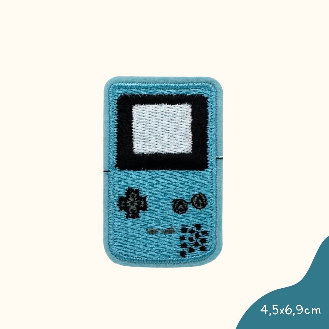 Funkey Monkey Bügelbild – Gameboy Blau, ideal zur kreativen und individuellen Gestaltung von Kinderkleidung im Retro-Design.