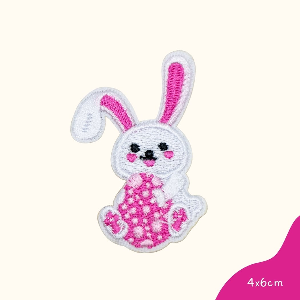 Funkey Monkey Bügelbild – Osterhase mit rosa Osterei, perfekt zur kreativen und festlichen Gestaltung von Kinderkleidung.