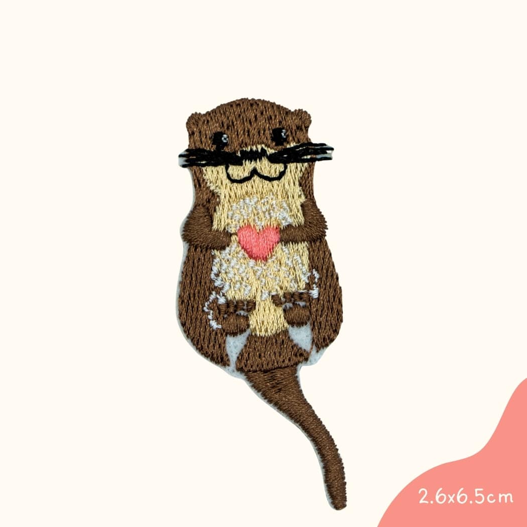 Funkey Monkey Bügelbild – Verliebter Biber, ideal zur kreativen und herzigen Gestaltung von Kinderkleidung.