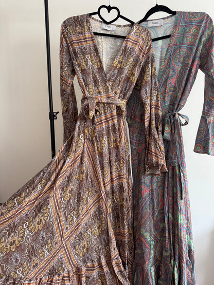 Langes Wickelkleid