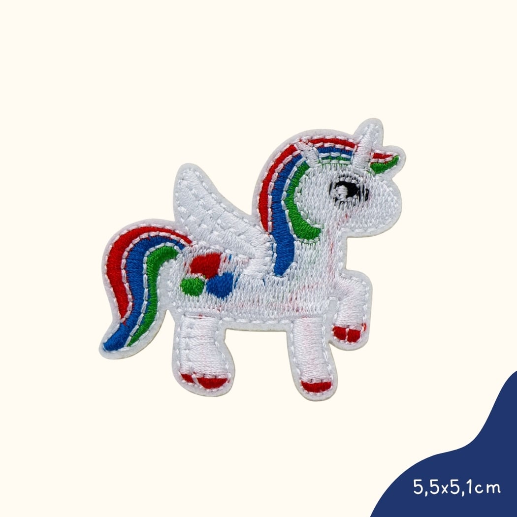 Bügelbild für Kinder von Funkey Monkey – niedliches Einhorn mit bunter, funkelnder Mähne, perfekt zur individuellen Gestaltung von Kleidung