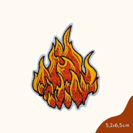 Bügelbild für Kinder von Funkey Monkey – leuchtende Flammen in Rot und Orange, perfekt zur individuellen Gestaltung von Kleidung