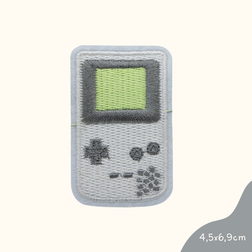 Funkey Monkey Bügelbild – Gameboy Weiß, ideal zur kreativen und individuellen Gestaltung von Kinderkleidung mit einem klassischen weißen Gameboy-Design.