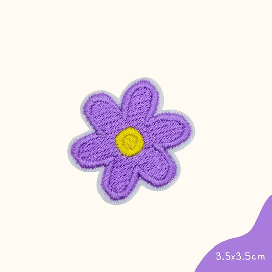 Funkey Monkey Bügelbild – Kleine Blume Violet, ideal zur kreativen und festlichen Gestaltung von Kinderkleidung.
