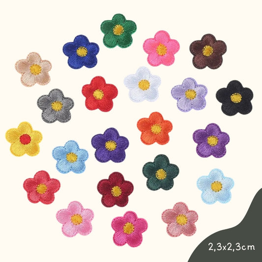 Bügelbild für Kinder von Funkey Monkey – bunter Mix aus kleinen Blumen, perfekt zur individuellen Gestaltung von Kleidung

